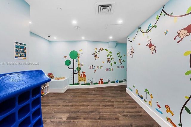 950 Brickell Bay Dr 3605, Miami, FL 33131