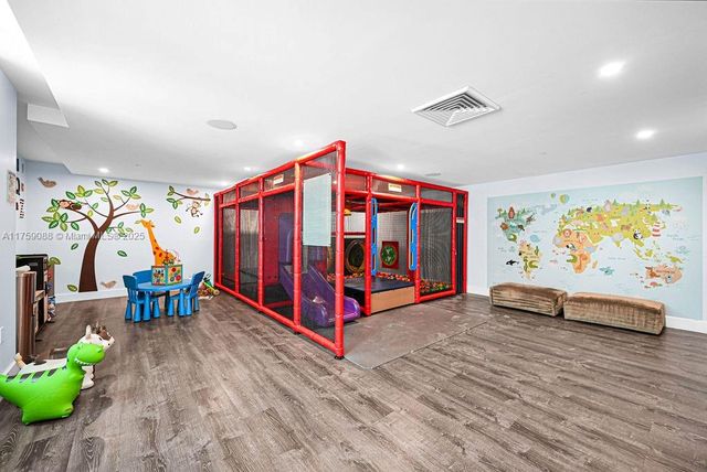 950 Brickell Bay Dr 3605, Miami, FL 33131