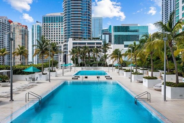 950 Brickell Bay Dr 3605, Miami, FL 33131