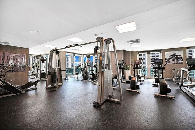 950 Brickell Bay Dr 3605, Miami, FL 33131