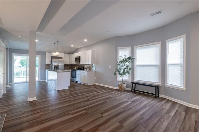 2707 PARK Avenue, Kansas City, MO 64109