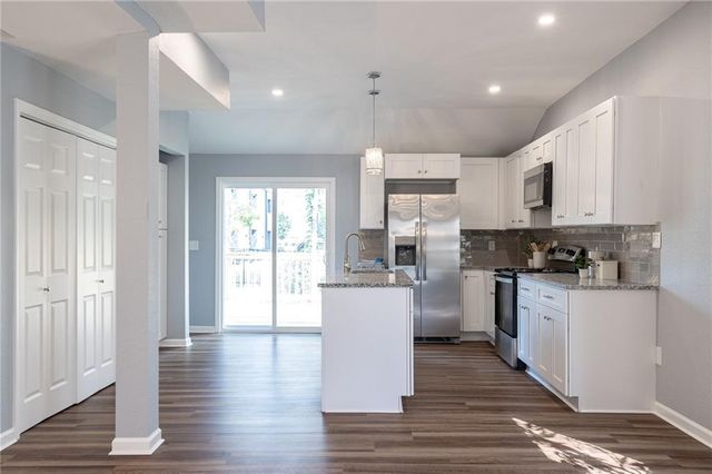 2707 PARK Avenue, Kansas City, MO 64109