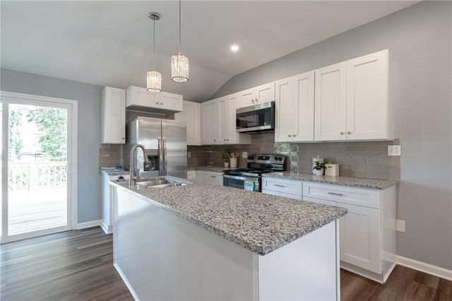 2707 PARK Avenue, Kansas City, MO 64109