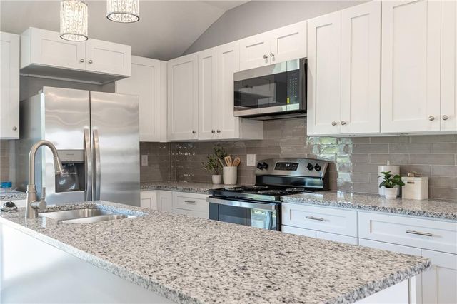 2707 PARK Avenue, Kansas City, MO 64109