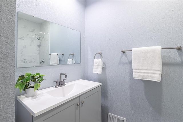 2707 PARK Avenue, Kansas City, MO 64109