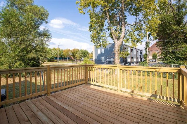 2707 PARK Avenue, Kansas City, MO 64109