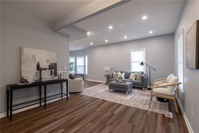 2707 PARK Avenue, Kansas City, MO 64109