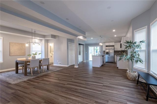 2707 PARK Avenue, Kansas City, MO 64109