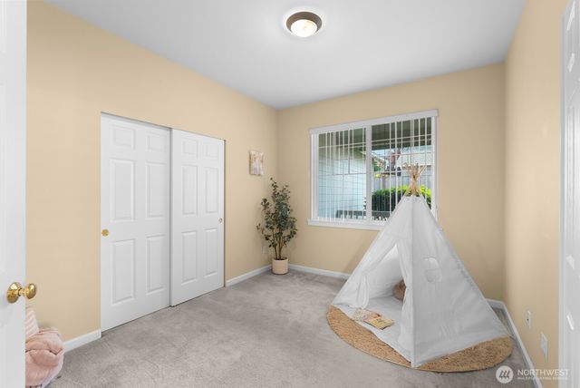 2744 Sutherland Place, Steilacoom, WA 98388