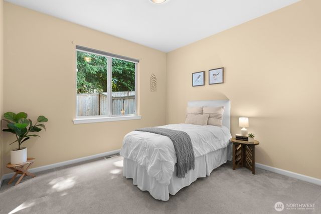2744 Sutherland Place, Steilacoom, WA 98388