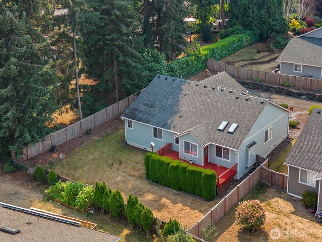 2744 Sutherland Place, Steilacoom, WA 98388