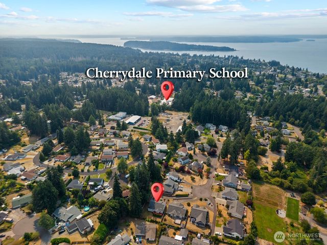 2744 Sutherland Place, Steilacoom, WA 98388