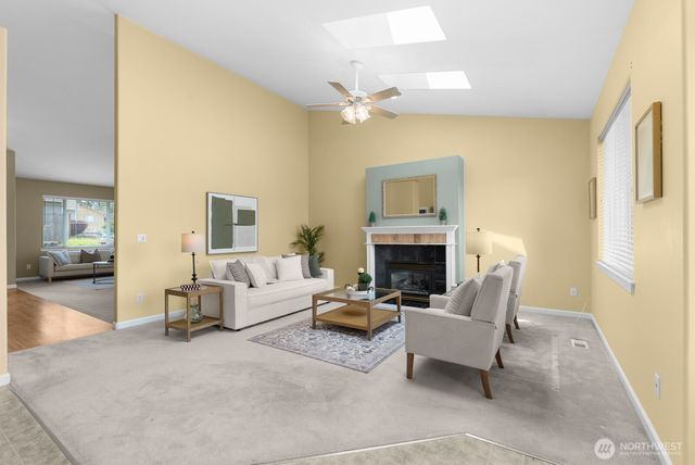 2744 Sutherland Place, Steilacoom, WA 98388
