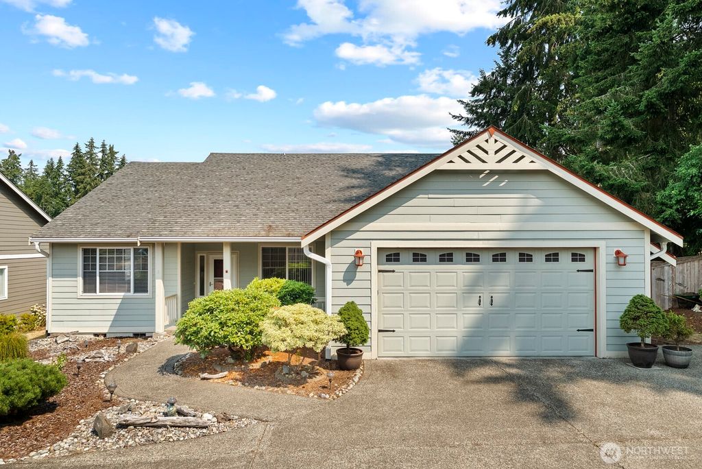 2744 Sutherland Place, Steilacoom, WA 98388