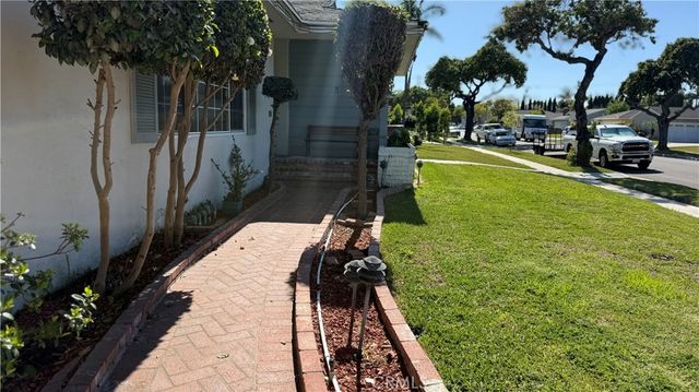 1048 E 45th Way, Long Beach, CA 90807