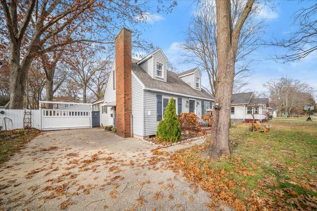 1842 Moulton Avenue, North Muskegon, MI 49445