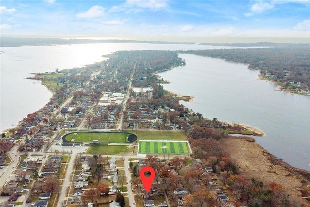 1842 Moulton Avenue, North Muskegon, MI 49445