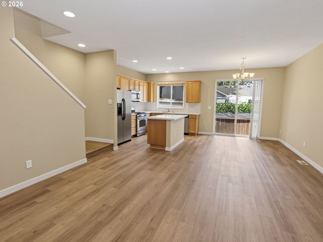 4581 Se SATINWOOD St, Hillsboro, OR 97123