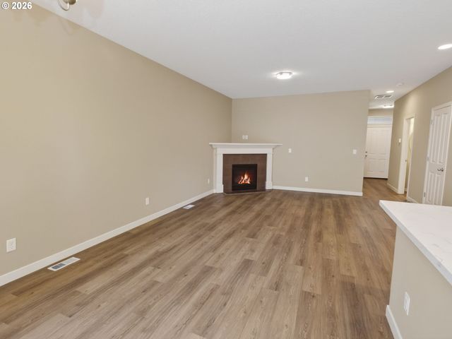 4581 Se SATINWOOD St, Hillsboro, OR 97123