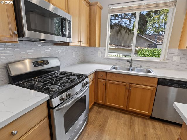 4581 Se SATINWOOD St, Hillsboro, OR 97123