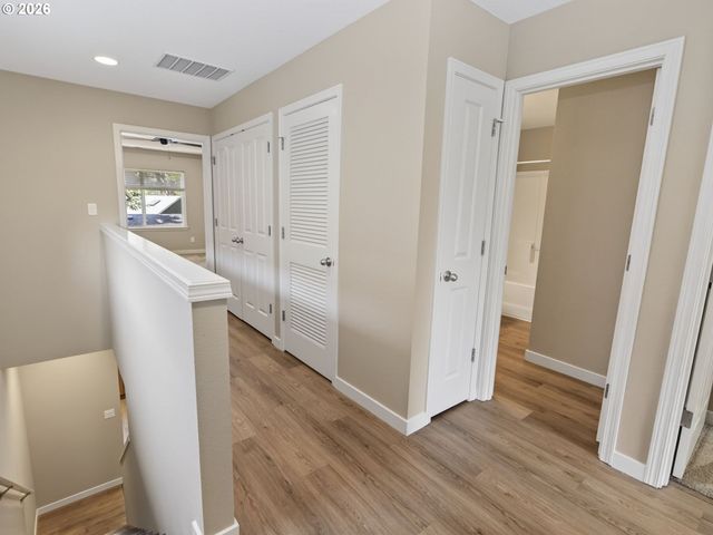4581 Se SATINWOOD St, Hillsboro, OR 97123