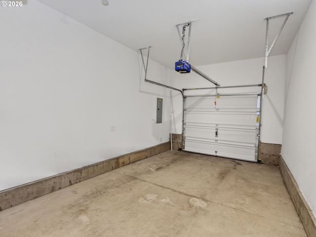 4581 Se SATINWOOD St, Hillsboro, OR 97123