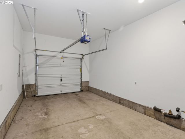 4581 Se SATINWOOD St, Hillsboro, OR 97123