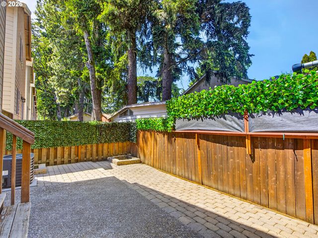 4581 Se SATINWOOD St, Hillsboro, OR 97123