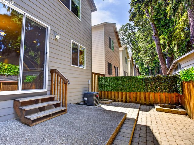 4581 Se SATINWOOD St, Hillsboro, OR 97123