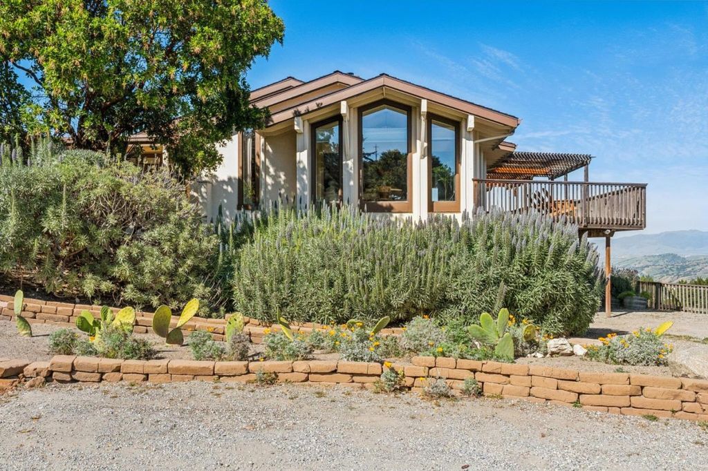 26245 Rinconada Drive, Carmel Valley, CA 93924