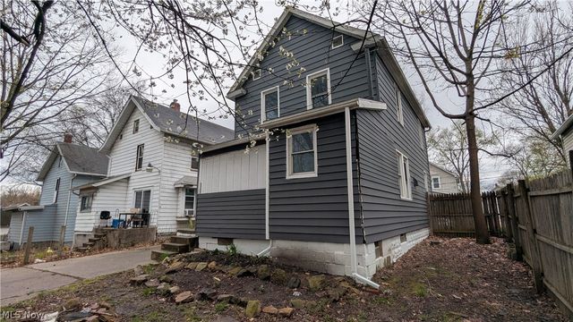 379 Homestead Street, Akron, OH 44306