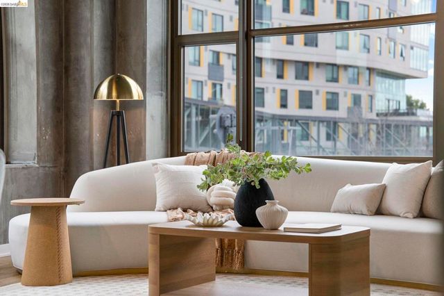 311 311 2nd St 311, Oakland, CA 94607