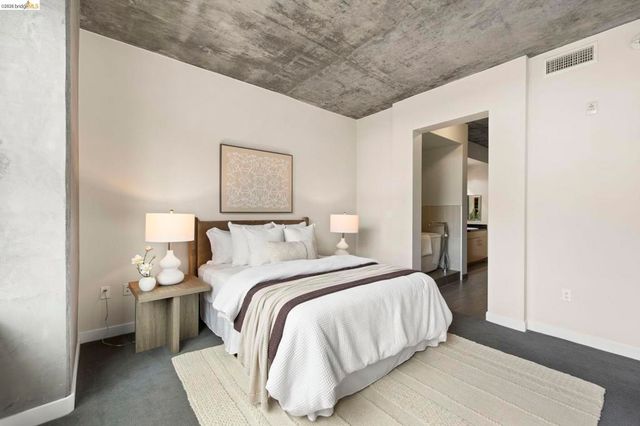 311 311 2nd St 311, Oakland, CA 94607