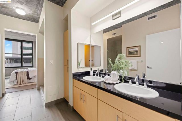 311 311 2nd St 311, Oakland, CA 94607