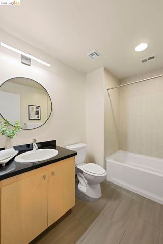 311 311 2nd St 311, Oakland, CA 94607