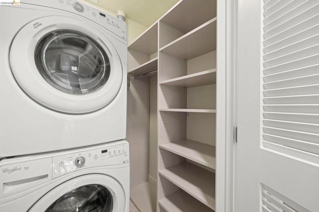 311 311 2nd St 311, Oakland, CA 94607