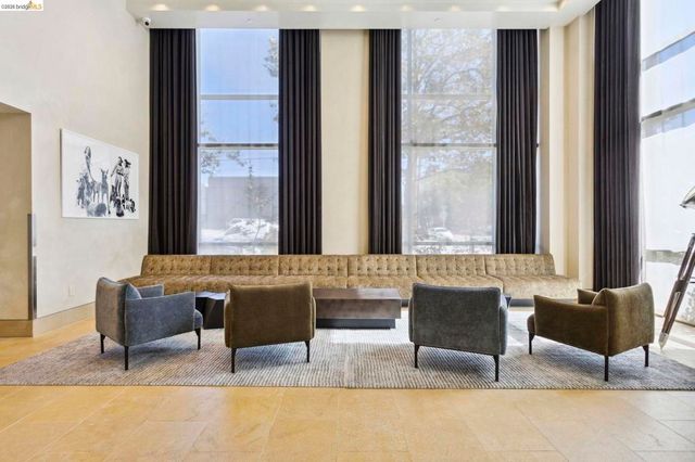 311 311 2nd St 311, Oakland, CA 94607