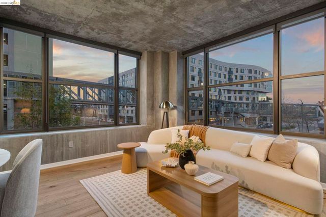 311 311 2nd St 311, Oakland, CA 94607