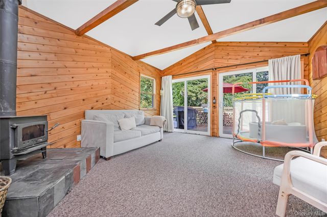 27 Baywood Lane, Bayport, NY 11705