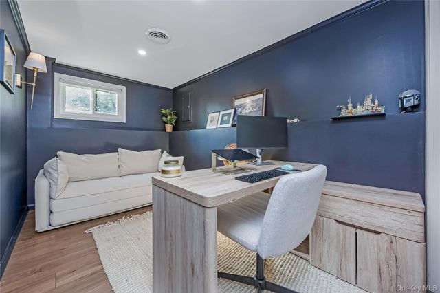 27 Baywood Lane, Bayport, NY 11705