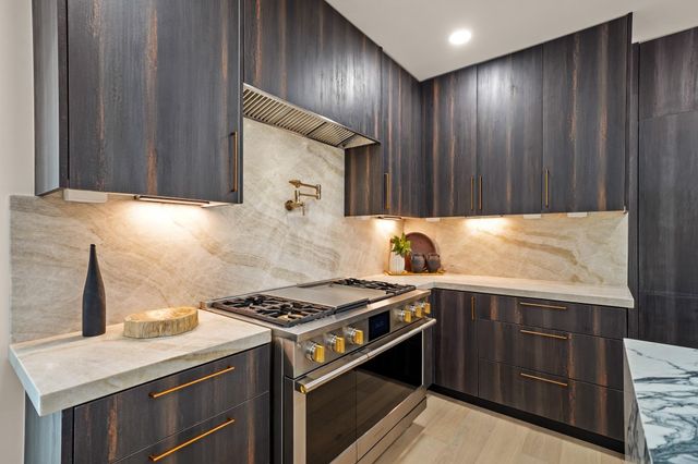 5207 Braesheather Drive, Houston, TX 77096