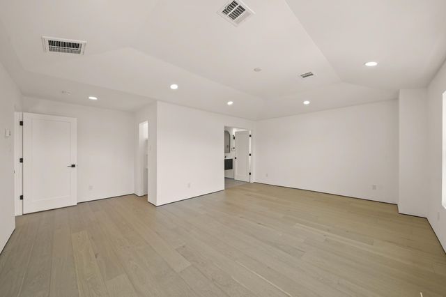 5207 Braesheather Drive, Houston, TX 77096