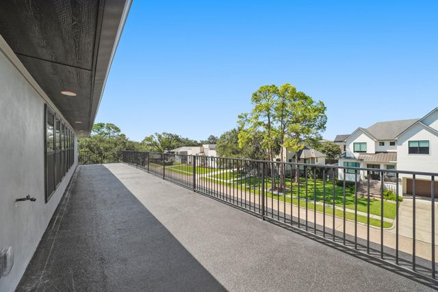 5207 Braesheather Drive, Houston, TX 77096