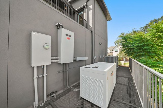 5207 Braesheather Drive, Houston, TX 77096