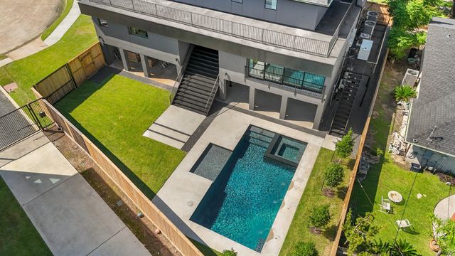 5207 Braesheather Drive, Houston, TX 77096