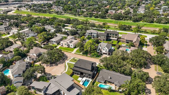 5207 Braesheather Drive, Houston, TX 77096