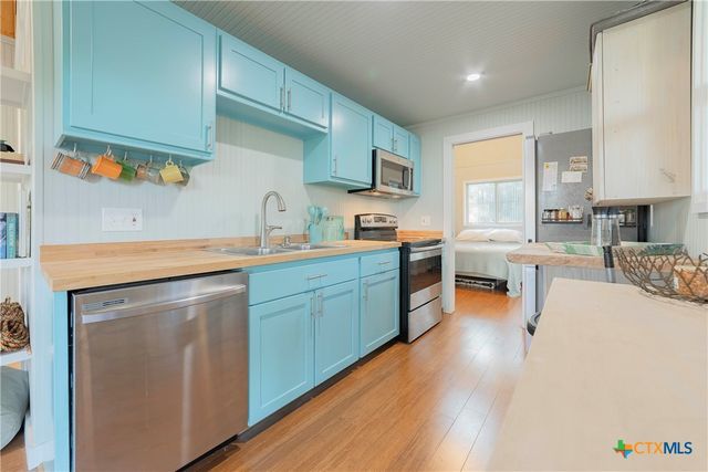 8507 Hammett's Crossing, Round Mountain, TX 78663