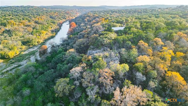 8507 Hammett's Crossing, Round Mountain, TX 78663