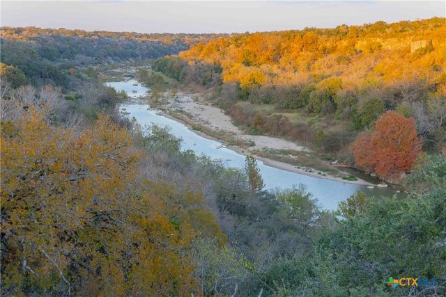 8507 Hammett's Crossing, Round Mountain, TX 78663