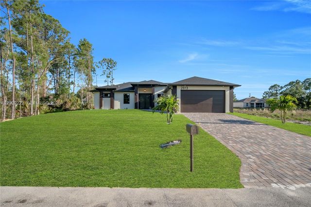 2813 40TH, Lehigh Acres, FL 33971